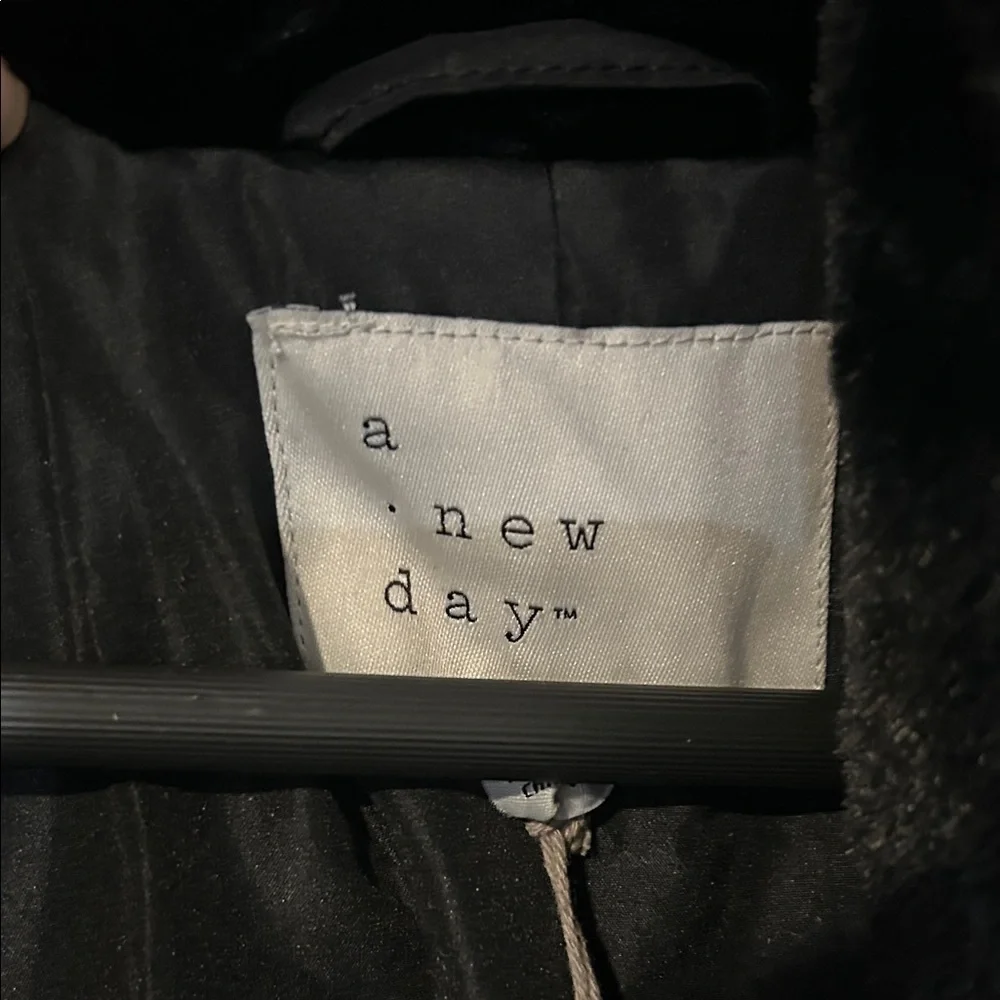 a new day Black faux fur coat - size large - Picture 2 of 5